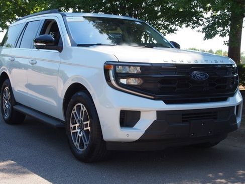 Certified 2025 Ford Expedition Active RWD image 1