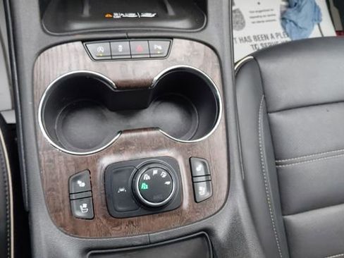 Used 2022 GMC Acadia Denali w/ Denali Ultimate Package AWD/4WD image 21