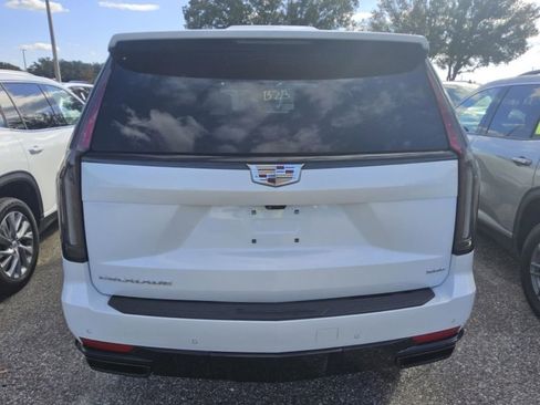 Used 2024 Cadillac Escalade ESV Sport Platinum w/ Heavy-Duty Trailer Package image 9