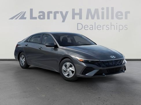 New 2026 Hyundai Elantra SE FWD image 2