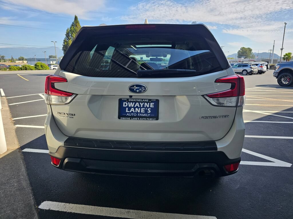 Used 2021 Subaru Forester Premium AWD/4WD image 4