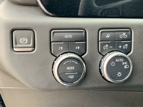 New 2025 GMC Sierra 1500 SLE w/ Preferred Package image 53