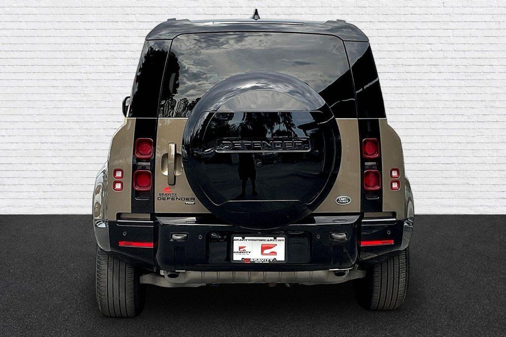Used 2023 Land Rover Defender 110 X-Dynamic SE AWD/4WD image 5