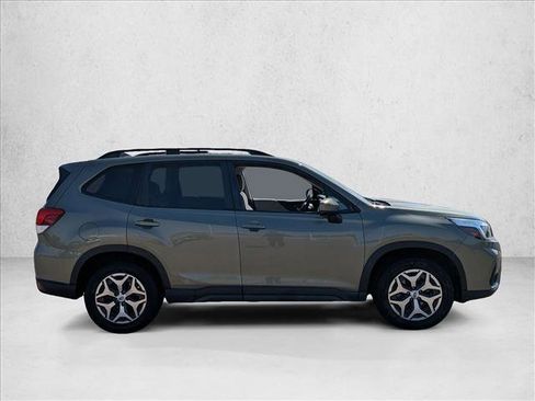 Used 2019 Subaru Forester Premium image 4