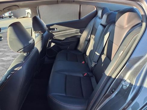 Used 2024 Nissan Altima 2.5 SR image 23