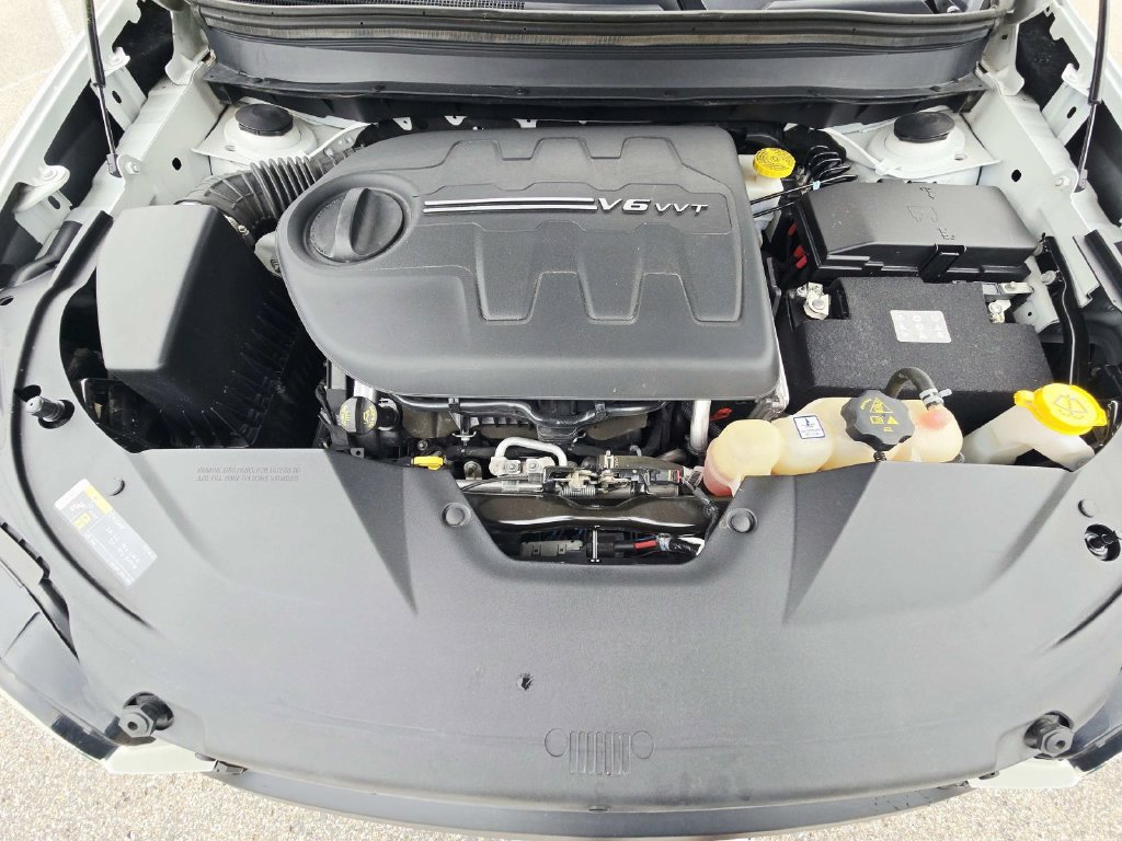 Used 2022 Jeep Cherokee Trailhawk AWD/4WD image 17
