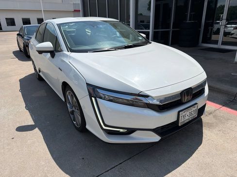 Used 2019 Honda Clarity Plug-In Hybrid image 3