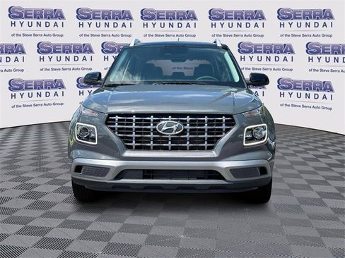 Used 2025 Hyundai Venue Limited image 12