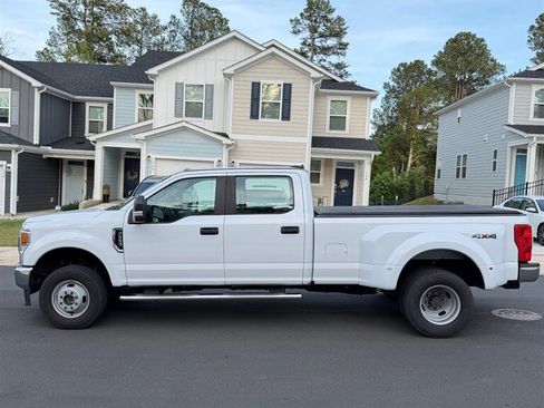 Used 2020 Ford F350 4x4 Crew Cab XL DRW w/ Power Equipment Group image 2