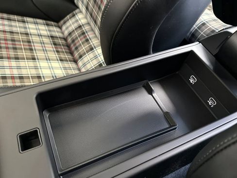 Used 2025 Porsche 911 Turbo image 26