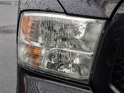 Used 2017 RAM 1500 Express image 9