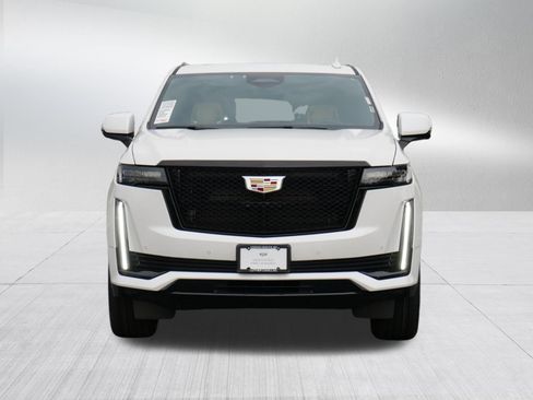 Certified 2022 Cadillac Escalade ESV Sport w/ Touring Package AWD/4WD image 2