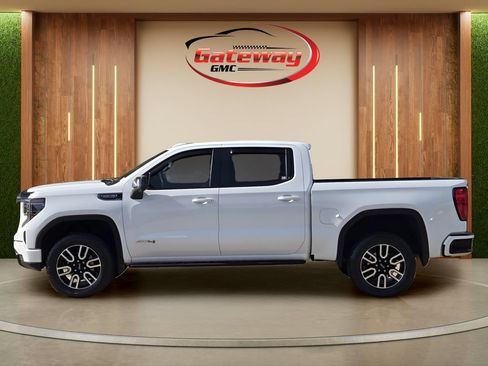 Used 2024 GMC Sierra 1500 AT4 w/ Technology Package AWD/4WD image 8
