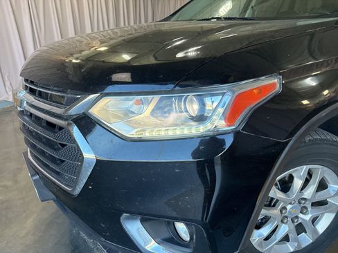 Used 2021 Chevrolet Traverse LT image 9
