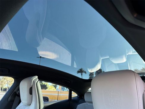 Used 2022 Porsche Taycan 4S image 6