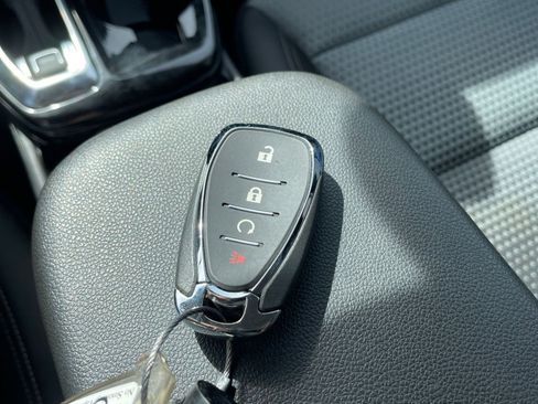 Used 2025 Chevrolet Trax LT image 21