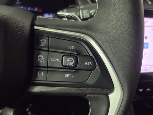 Used 2026 Jeep Grand Cherokee Altitude RWD image 16