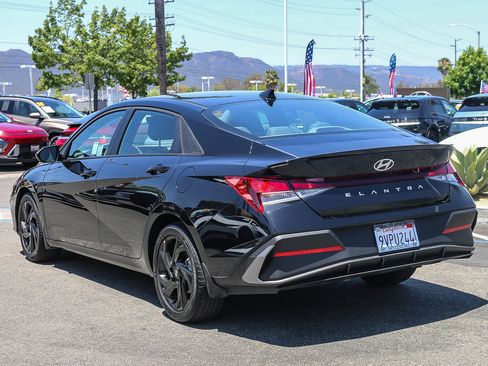 Certified 2026 Hyundai Elantra Sport FWD image 8