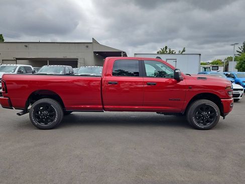 New 2026 RAM 3500 Big Horn AWD/4WD image 8