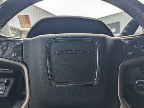 Used 2019 GMC Yukon Denali RWD image 32