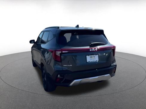 Used 2025 Kia Seltos S image 11