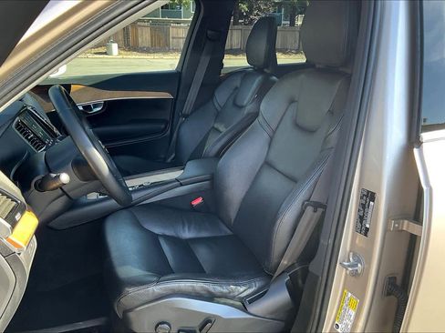 Used 2023 Volvo XC90 T8 Plus w/ Protection Package image 28