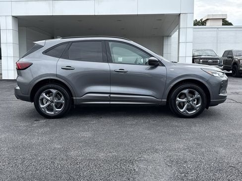 Used 2024 Ford Escape ST-Line AWD/4WD image 2