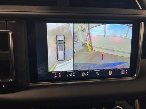 Used 2023 GMC Yukon Denali w/ Advanced Technology Package image 14