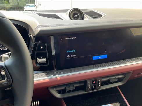 New 2025 Porsche Cayenne Turbo image 9