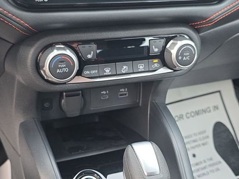 New 2025 Nissan Versa SR w/ Trunk Package image 19