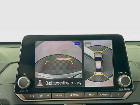 Used 2020 Nissan Altima 2.0 Platinum FWD image 15
