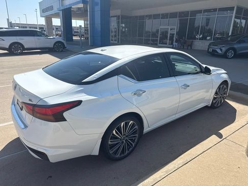 Used 2023 Nissan Altima 2.5 SL FWD image 3