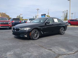 Used 2023 BMW 530e xDrive video 2