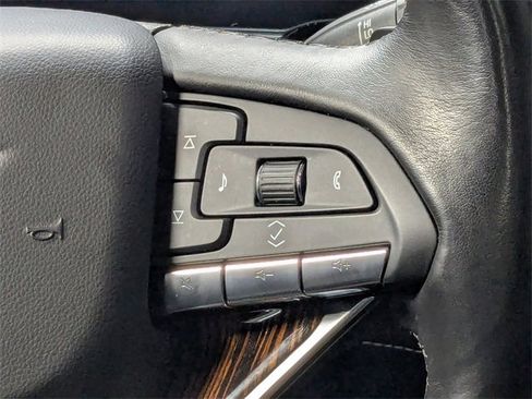 Used 2021 Cadillac Escalade Premium Luxury image 16