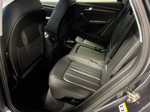Used 2024 Audi Q5 2.0T Premium Plus w/ Premium Plus Package image 17