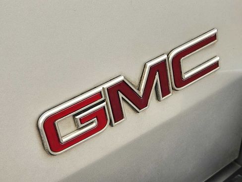 Used 2011 GMC Yukon SLT w/ SLT Chrome Package RWD image 11