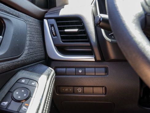 Used 2023 Nissan Rogue SV FWD image 31
