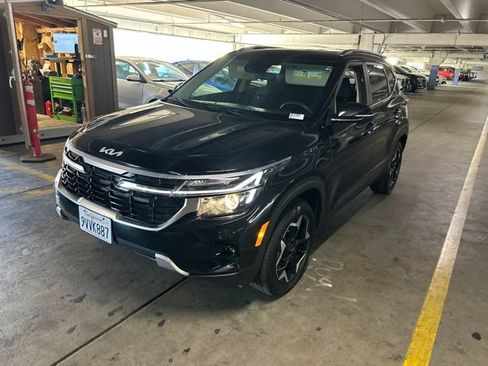Certified 2025 Kia Seltos EX AWD/4WD image 4