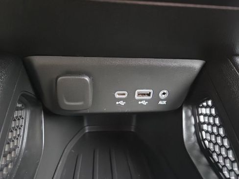 Certified 2023 Chevrolet TrailBlazer LT w/ Convenience Package image 42