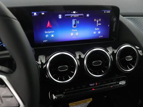 New 2026 Mercedes-Benz GLA 250 4MATIC image 5