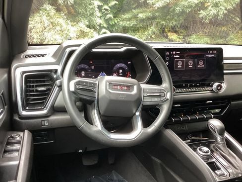 Used 2025 GMC Canyon Elevation AWD/4WD image 11