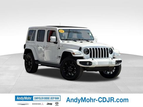 Used 2022 Jeep Wrangler Unlimited Sahara AWD/4WD image 1