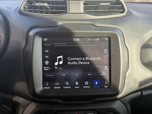 Used 2021 Jeep Renegade Trailhawk w/ Luxury Group III image 18