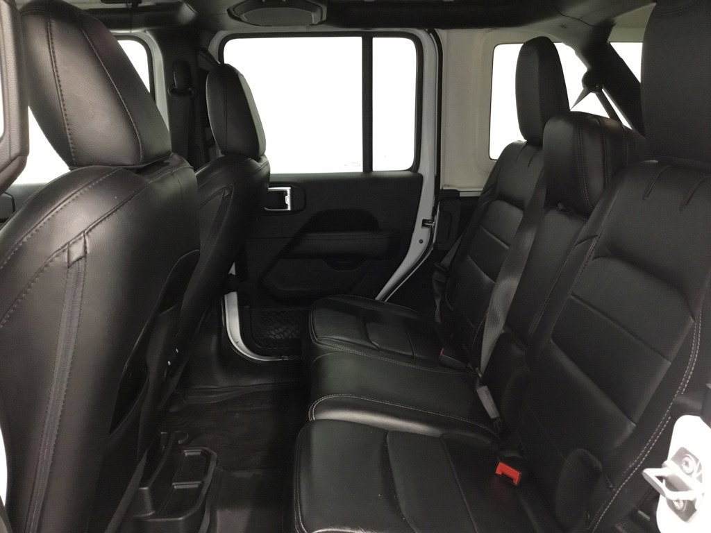Used 2018 Jeep Wrangler Unlimited Sahara AWD/4WD image 28