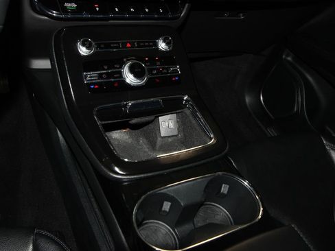 Used 2023 Lincoln Nautilus FWD image 19