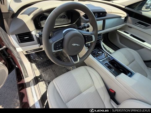 Used 2020 Jaguar XF Prestige RWD image 15
