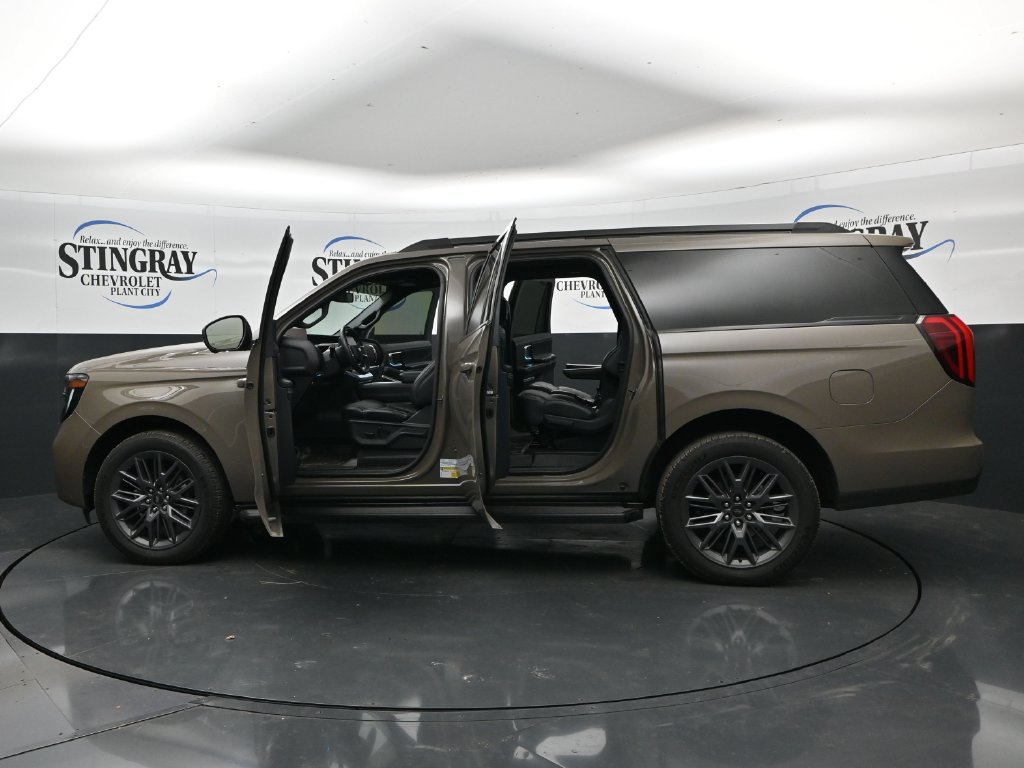 Used 2026 Ford Expedition Max Platinum w/ Stealth Appearance Package AWD/4WD image 37