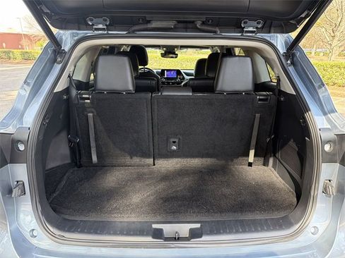 Used 2023 Toyota Highlander XLE image 25