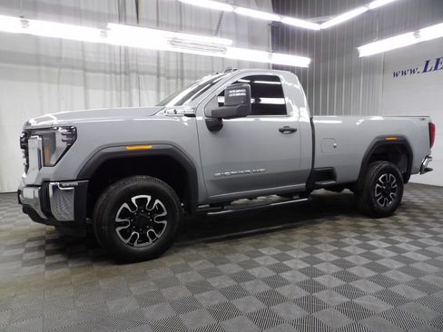 Used 2025 GMC Sierra 3500 Pro w/ Convenience Package AWD/4WD image 9