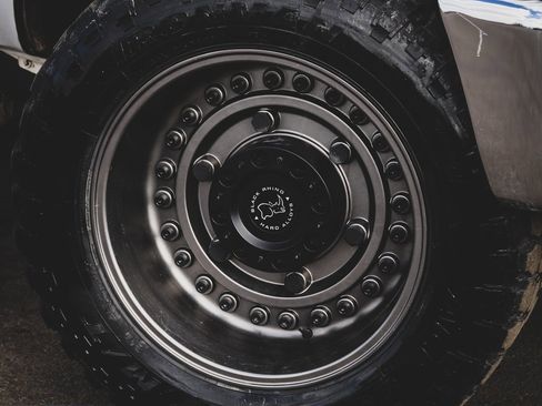 Used 2014 Ford F350 Lariat image 2